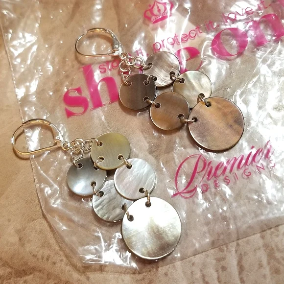 NEW Premier Designs Mother of Pearl Disc Dangle Earrings - Picture 3 of 5